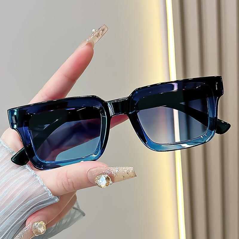 New Cool Small Frame Square Sunglasses UV400 Protection Fashion Women Men Summer Shading Eyeglasses Gafas De Sol