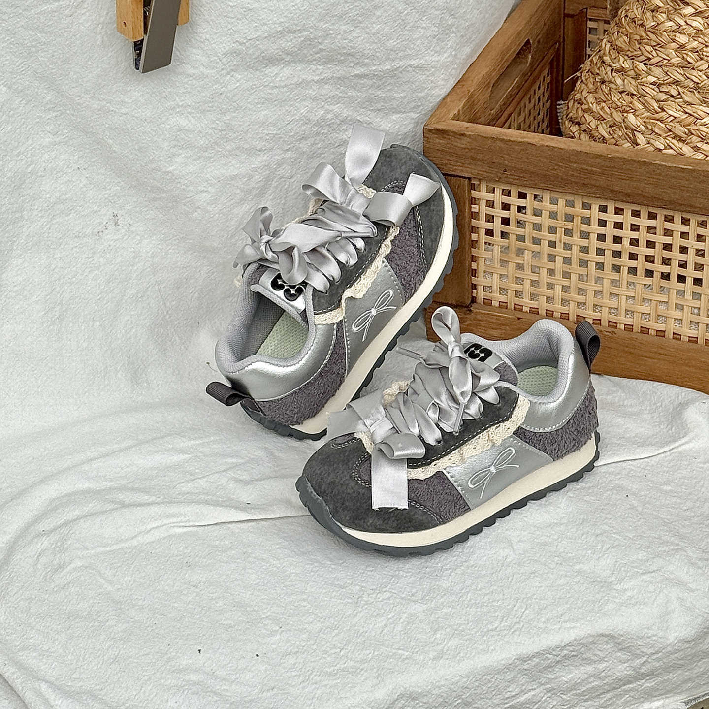 

XSHX ретро женские кроссовки для бега Y2K американский милый крутой стиль одноклассницы Вэньчжоу стиль принцессы на липучках осень 25 серебряный серый