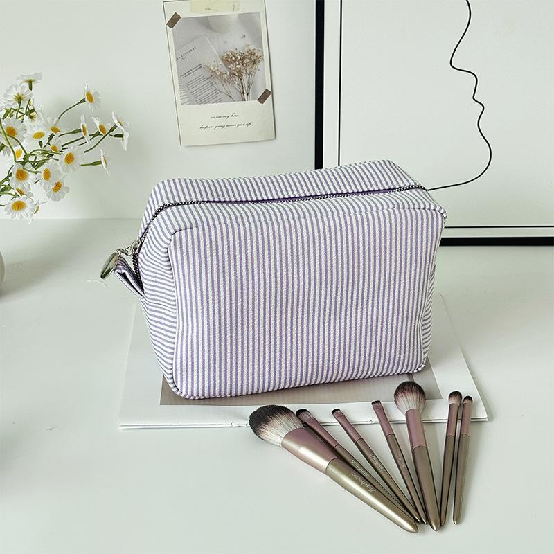 Striped Cosmetic Storage Bag Large Capacity Portable Women's Toiletry Pouch for Travel Business Trip Use