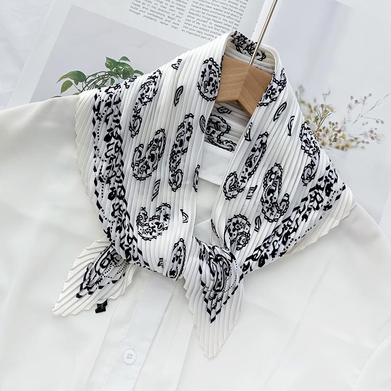 Retro Color Block Crinkled Square Scarf - 70cm Pleated Neckerchief in Imitation Silk for Women