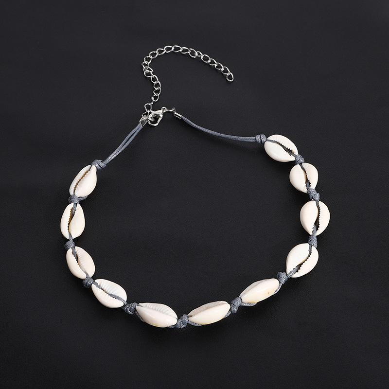 Vintage European-American Shell Necklace: Retro Fashion Accessory & Trendy Travel Souvenir