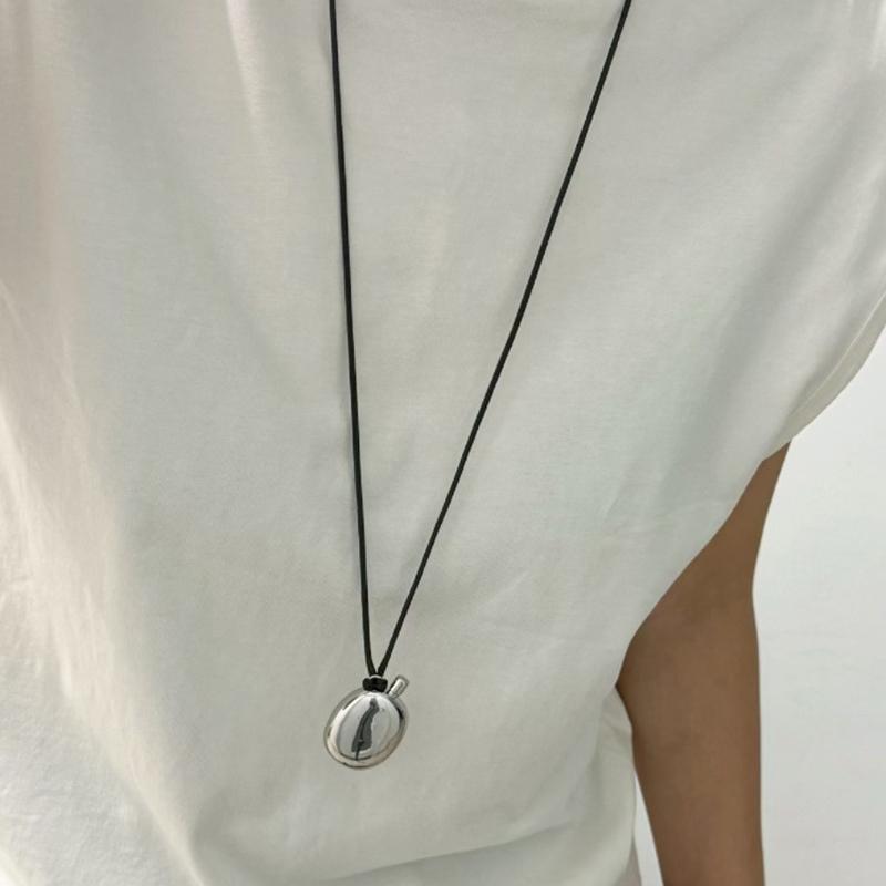 Einfache schwarze Lederkordel lange Halskette für Frauen Mädchen Wasserflaschenanhänger Pulloverkette Schmuckzubehör Geschenke