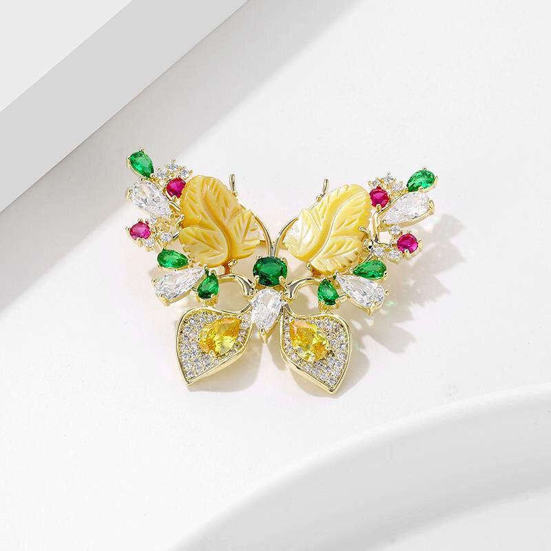 

Элегантная брошь в виде бабочки с морской раковиной и разноцветными цирконами для женщин золотой