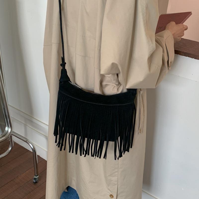 Premium Retro Bag Women's New Autumn and Winter Niche Design Shoulder Messenger Bag Fringed Dumpling Bag