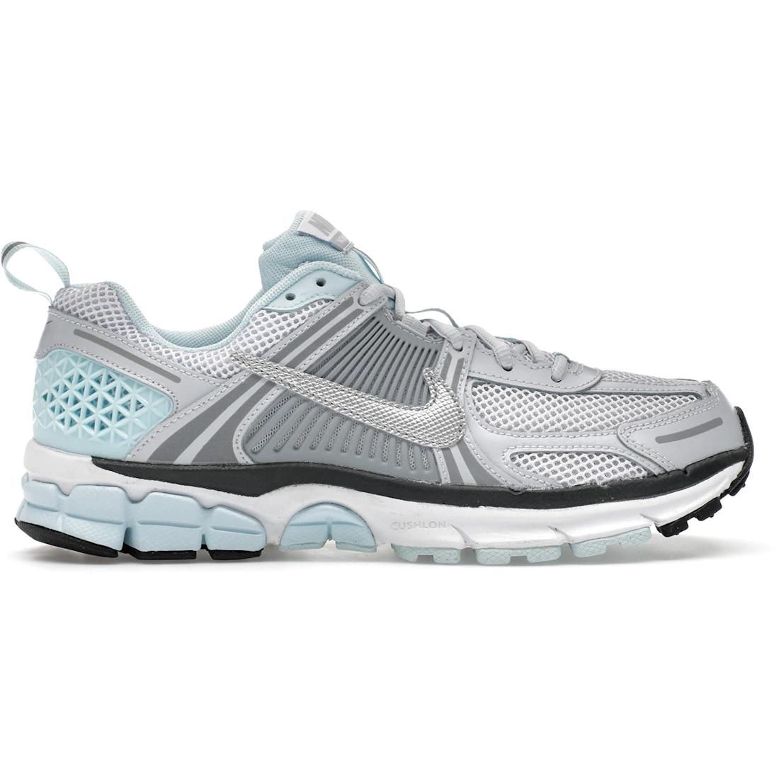 

Кроссовки Nike Vomero 5 Pure Platinum Glacier Blue Wolf Grey Metallic Silver (GS)(HQ3255-043) 40