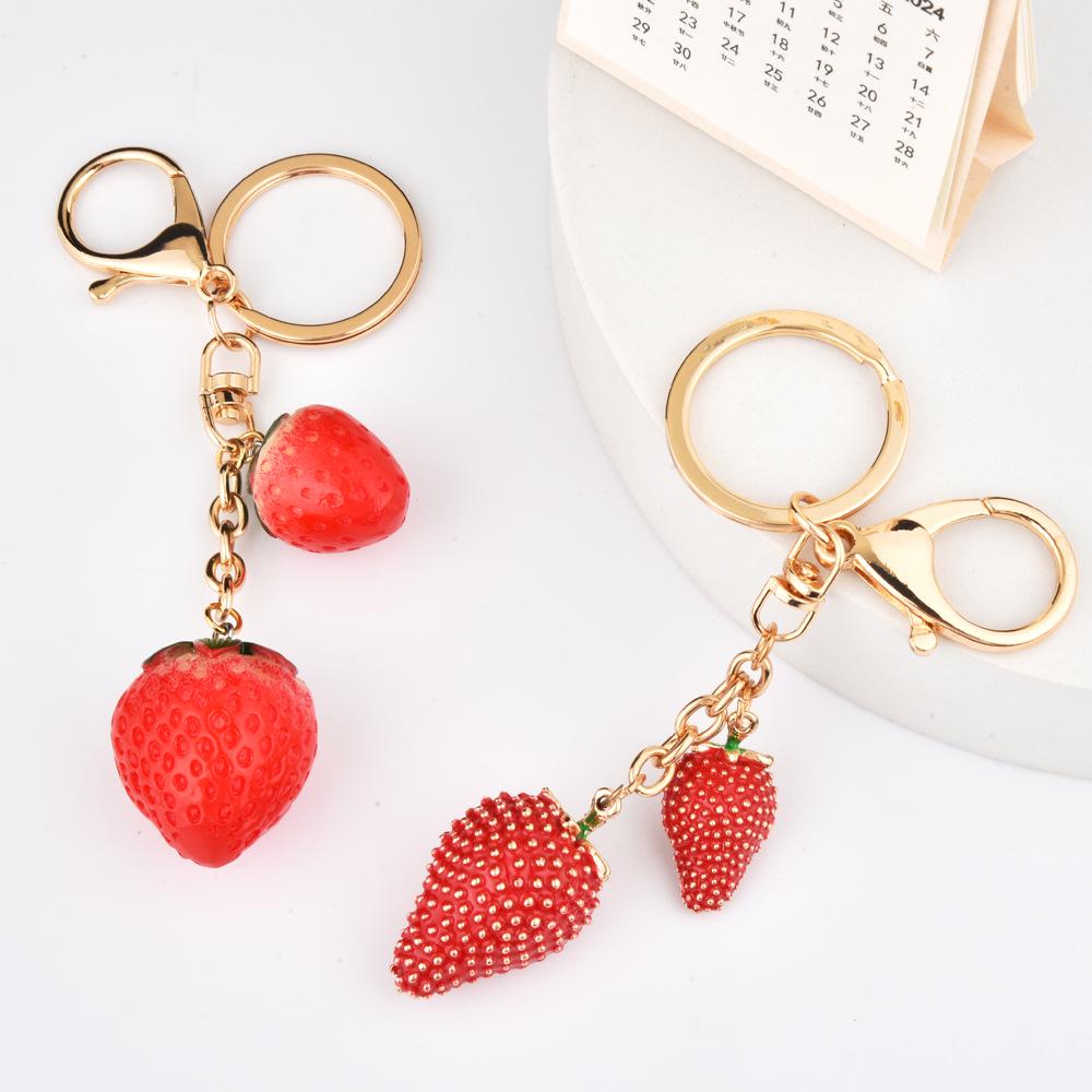 Elegant Strawberry Keychain: Alloy Oil Painting Charm for Bags & Gifts