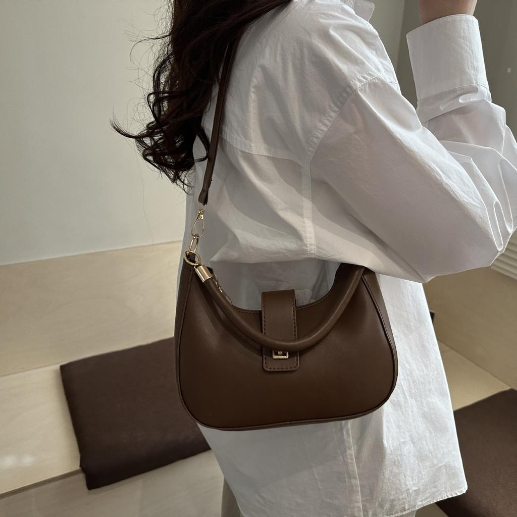 Simple Chic Armpit Bag Urban Commuter Shoulder Handbag Crossbody Purse for Women CLE