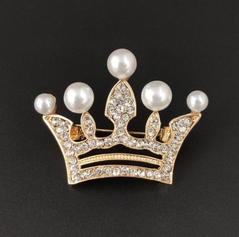 Fashion Pearls Crown Brooches Korean Boutique Rhinestone Brooch Geometric Buckles Anti Exposure Shirt Collar Pins Accessories