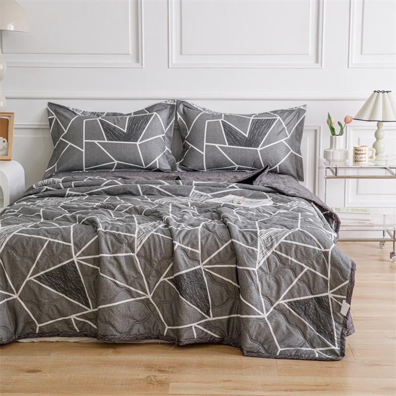 Daisy Printed Quilted Summer Quilt Soft Breathable Single Double Blanket Washable Thin Comforter with Pillowcase