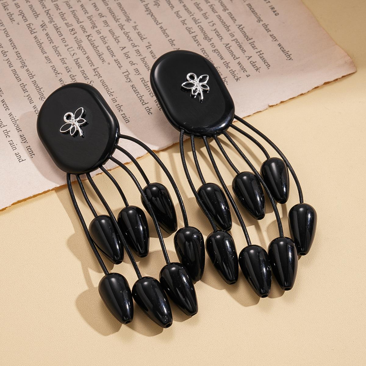 Серьги-гвоздики из смолы Dark Wind, овальные, с кисточками, серебряная игла, преувеличенная индивидуальность