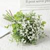 Decoração de casa – Flores e coroas artificiais