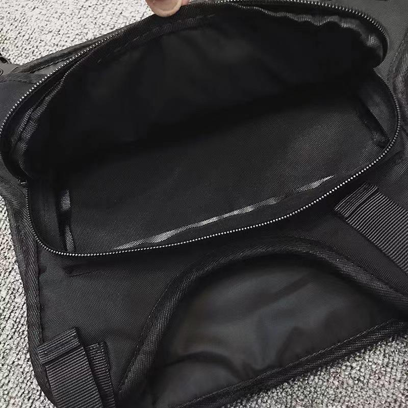 Men's Tactical Workwear-Style Chest Bag - Trendy Functional Vest Bag for Casual Wear