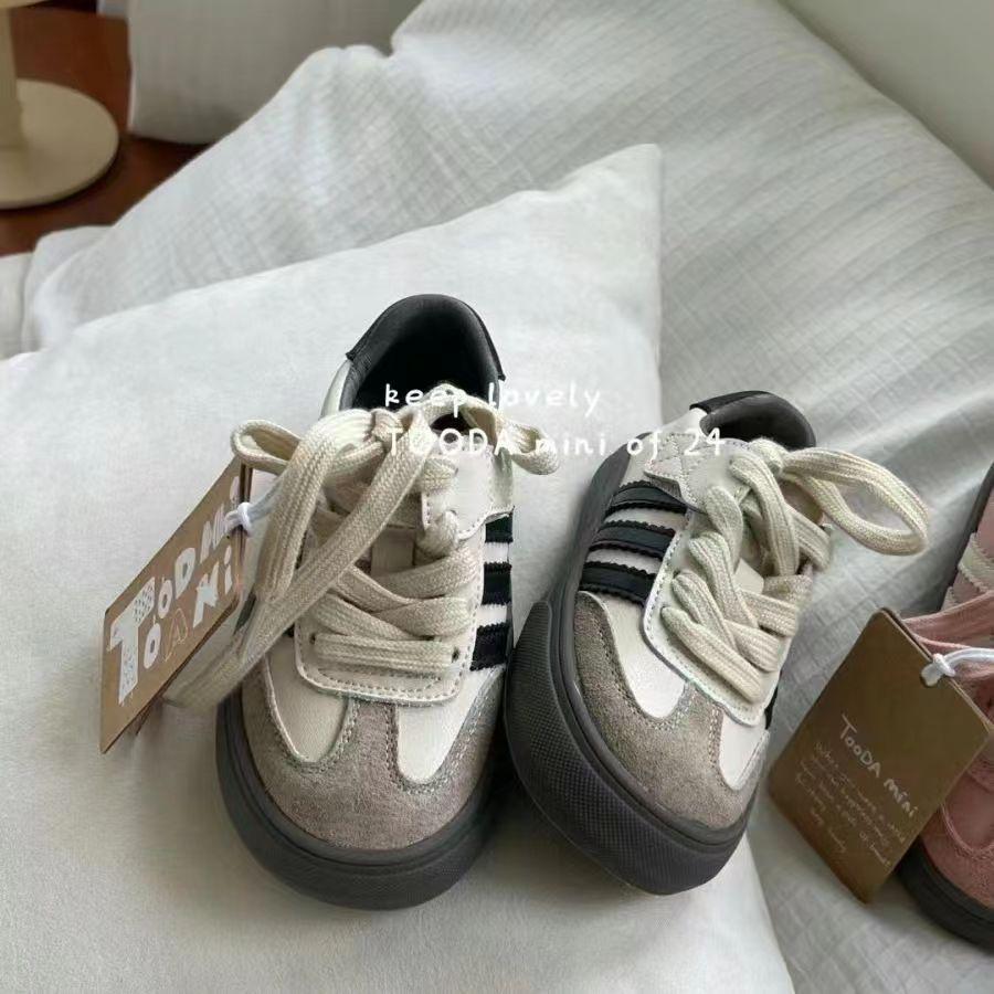 

Детские универсальные спортивные кроссовки на липучках 25 грязно-белый