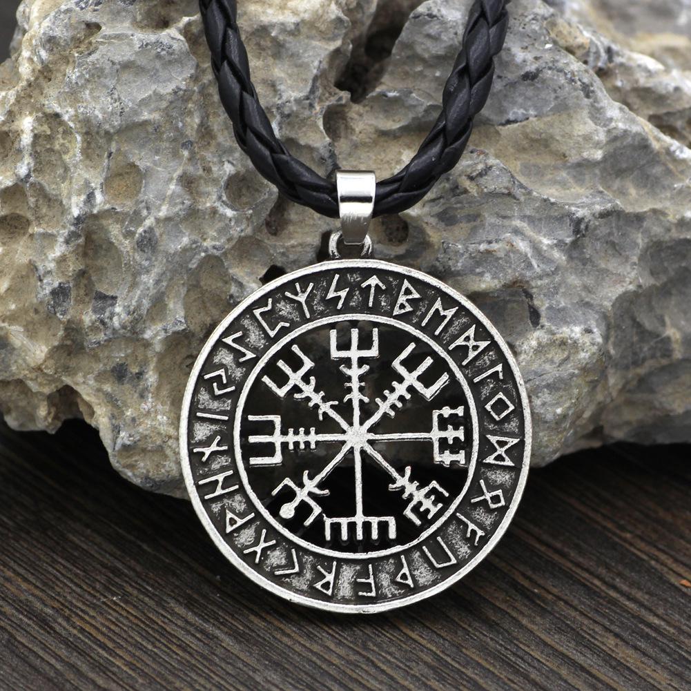 Nordic Viking Runes Compass Pendant Necklace - Men's Trendy Accessory