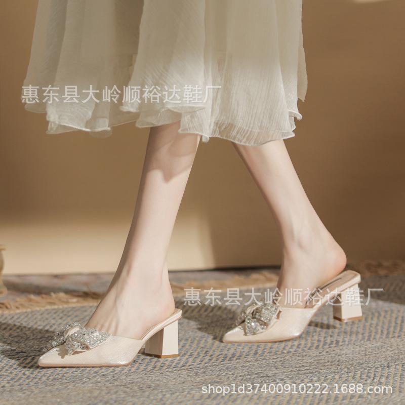 

Pointed thick heel single shoes temperament socialite half drag 2025 new bag head fairy rhinestone bow high heel cool slippers 39