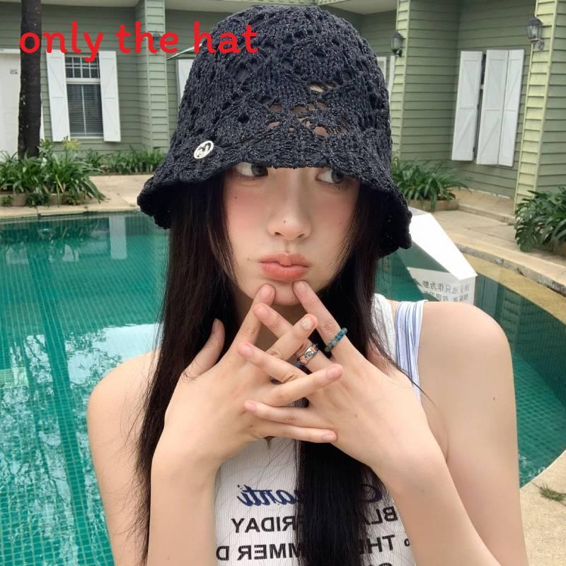 

Knitted Mesh Summer Hat With Solid Color Design For Women чорний