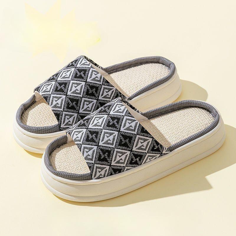 Fashion Home Women's Slippers and Ladies Sandals Soft Shoes Platform Slides Sabot House Cartoon Anime Living Room Kawaii Indoor Cute Eva