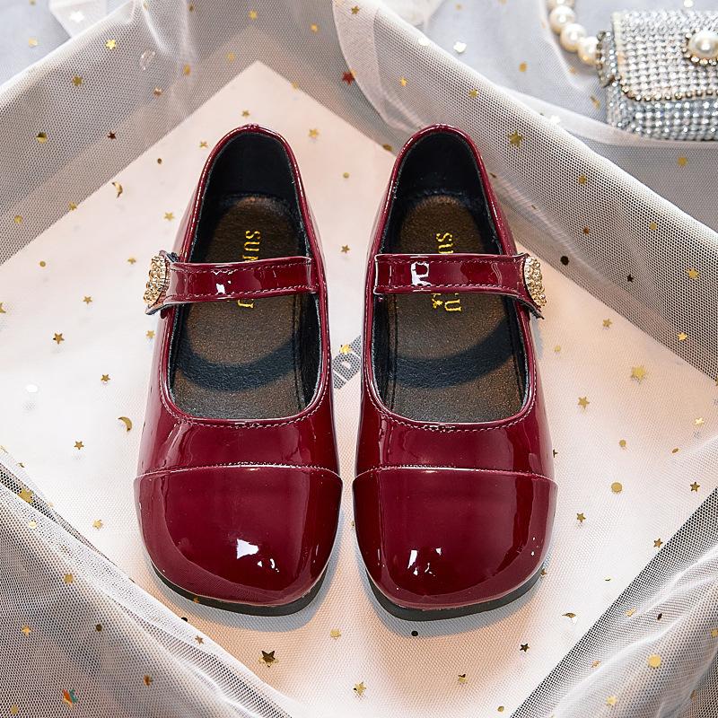 Girls' Leather shoes2026Spring New Square-toed Mary Jane Velcro Princess Shoes, Flat Patent Leather Performance Shoes for Girls