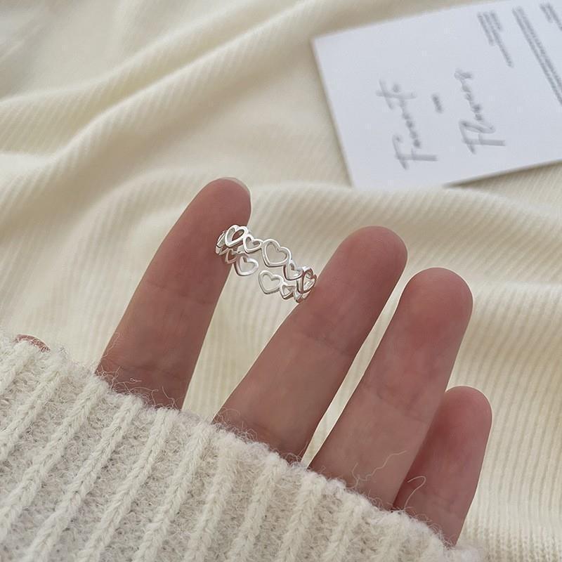 Fashionable Heart Shaped Adjustable Ring For Women Stylish Silver Jewelry Piece