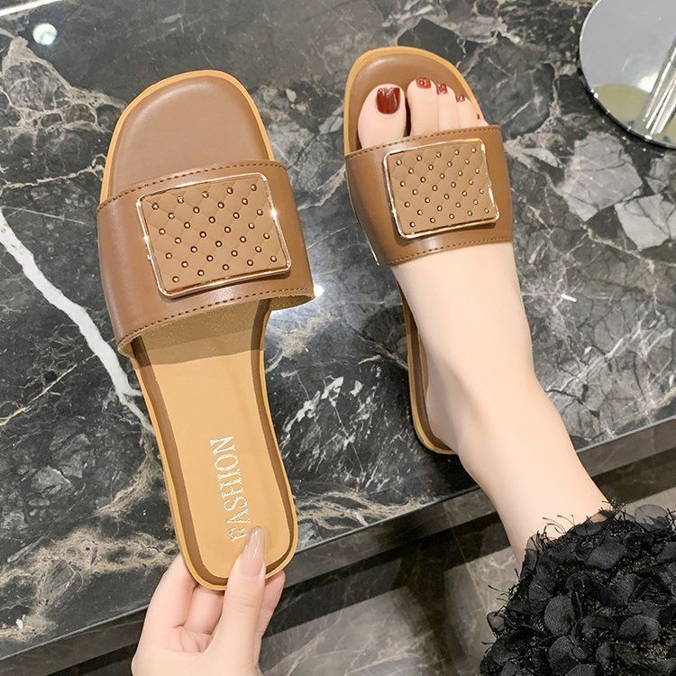 Korean Version of Square Head Flat Bottom Slippers Outer Wear 2025 Summer New One-character Casual and Comfortable Skirt Explosion Dopamine