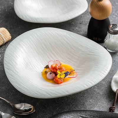 Bol Créatif en Céramique Formé Noir Blanc Dépoli Assiette à Steak Occidentale Caractéristiques Bol à Dessert Salade Vaisselle en Céramique de Luxe Légère