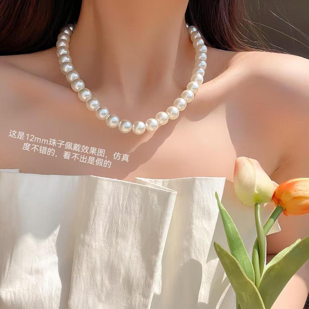 Beige Pearl Necklace Prop: Nail Art, Jewelry & Cosmetics Photography Background Decoration