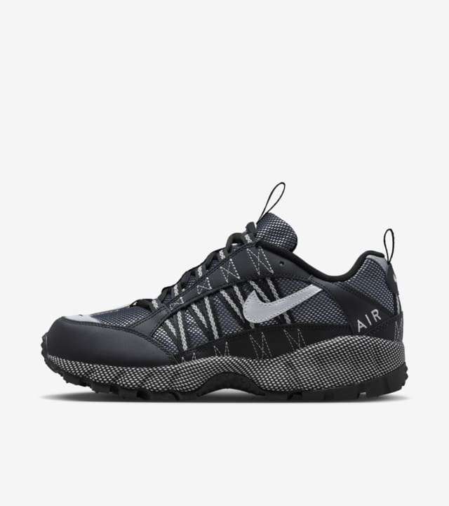 

Мужские кроссовки Nike Air Humara Black and Metallic Silver FJ7098-002