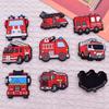 9-12 Stück Cartoon Feuerwehrauto Flamme Feuerwehr Schuhanhänger PVC Dekorationsschnalle Sandale Abnehmbar Wasserdicht Als Weihnachtsgeschenk