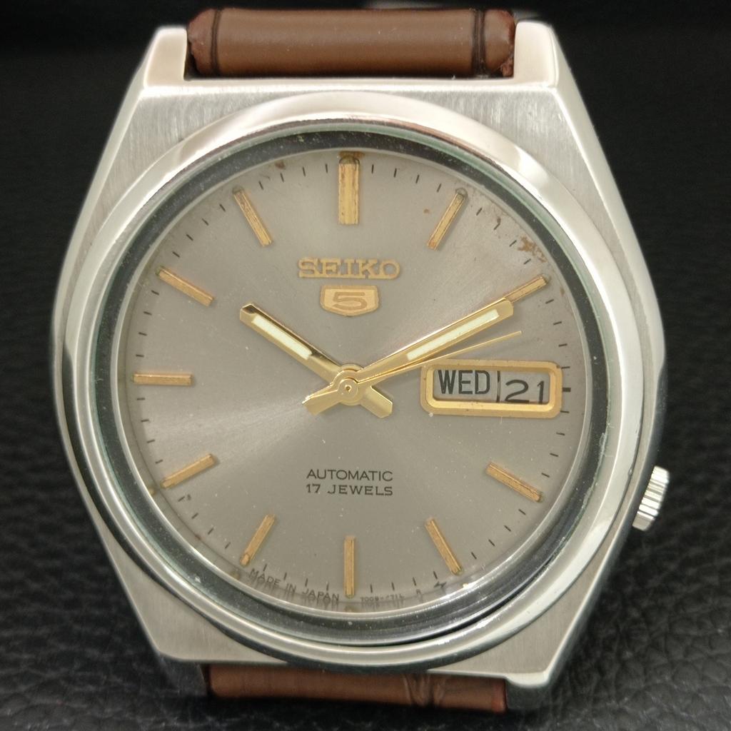 VINTAGE SEIKO 5 AUTOMATIC JAPAN MENS ORIGINAL DIAL WATCH A709161-1