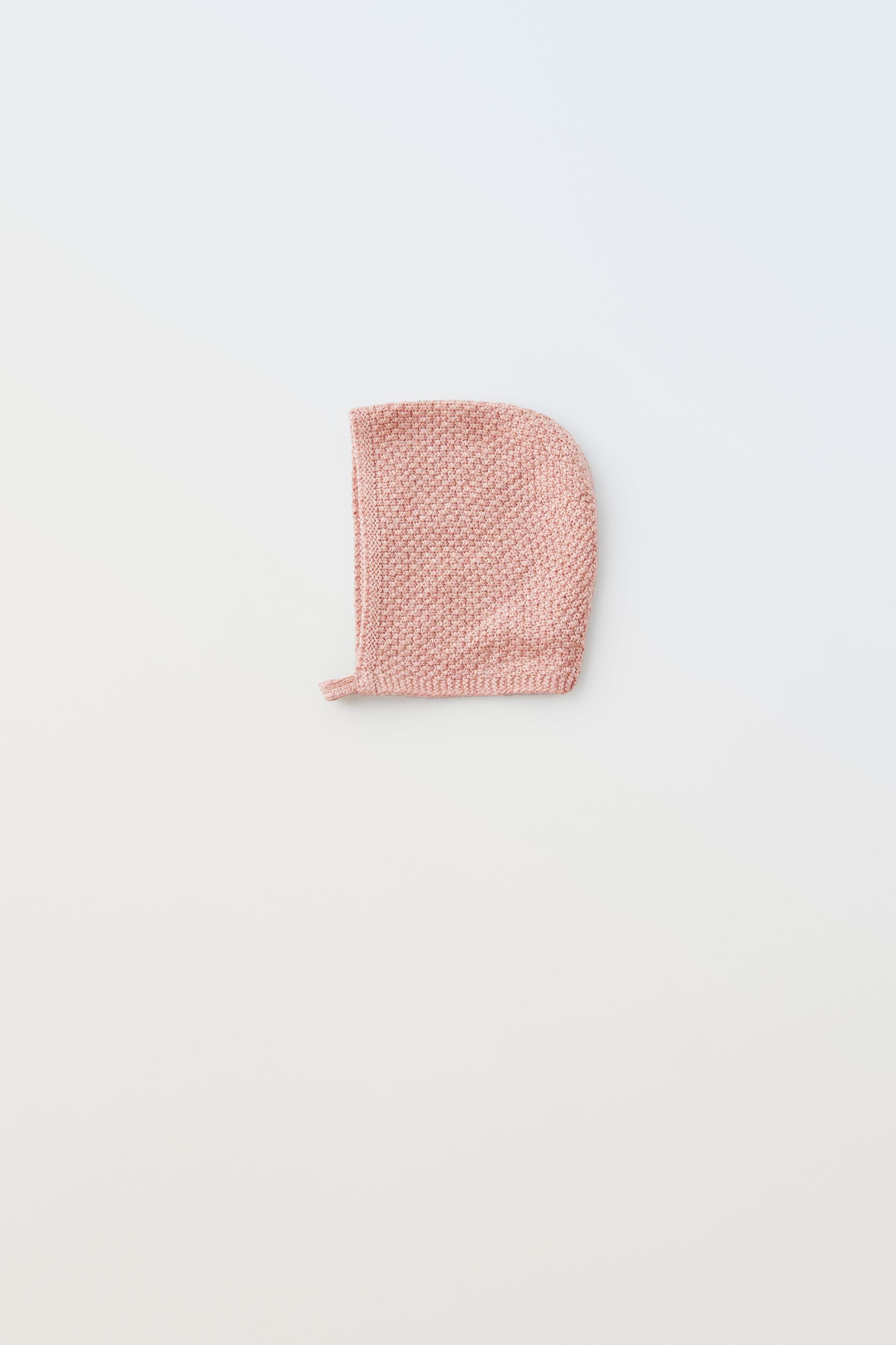 

ВЯЗАННЫЙ ШАПОК