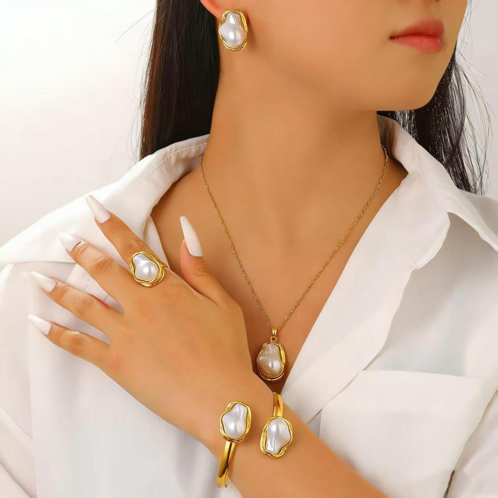 Baroque Pearl Choker - European & American Style with Irregular Design, Simple Metal Open Necklace