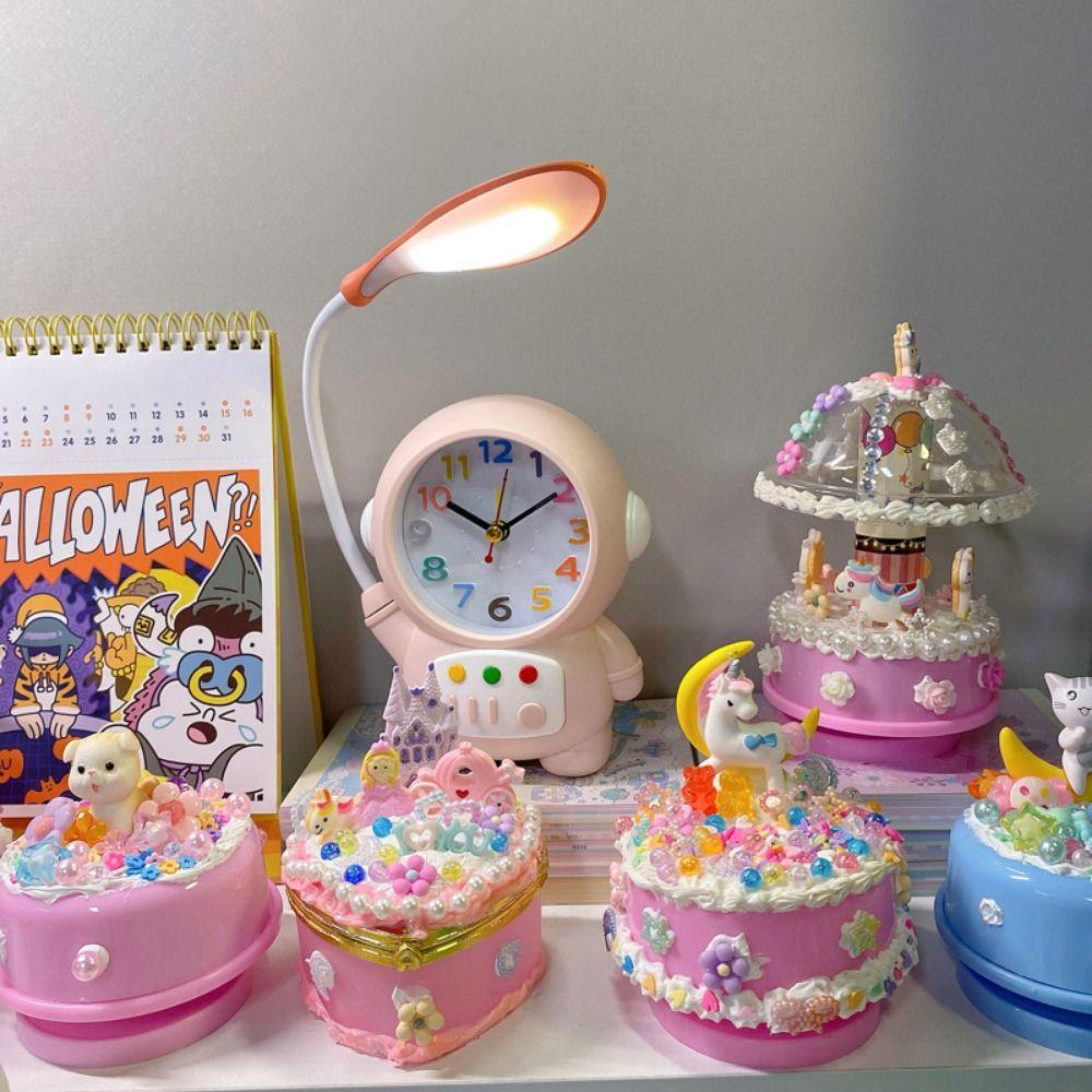 Astronaut Shaped Astronaut Desk Lamp Plastic Bedside Clocks Glowing Alarm Clock  Kids