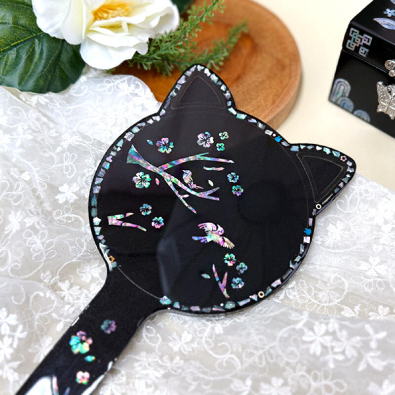 Making a Light-Filled Resin Mother-of-Pearl Hand Mirror - 1 Person
