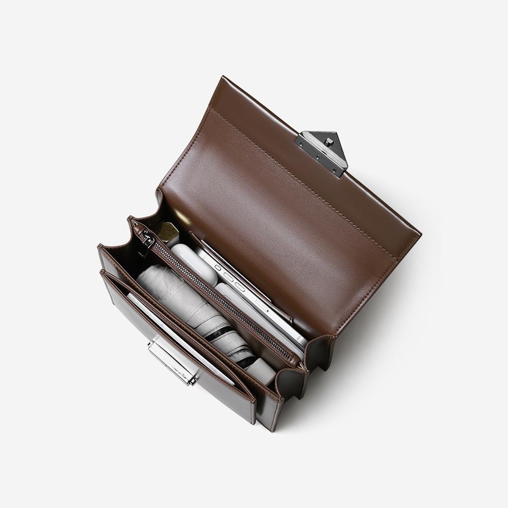 Simple and Exquisite Leather Women's Bag, Chain Crossbody Small Square Bag, Women's Niche and High-end Single-shoulder Underarm Commuting Bag