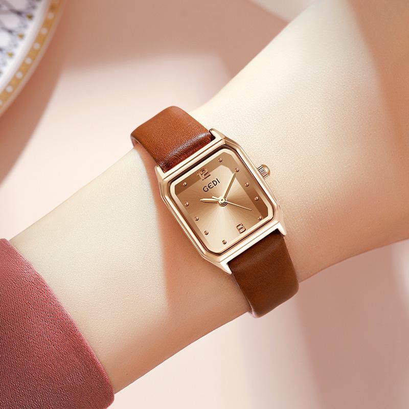 Dames Mode Vierkante Plaat Eenvoudige Exquise Kleine Suikerklontje Riem Quartz Waterdicht Horloge voor Middelbare Scholier