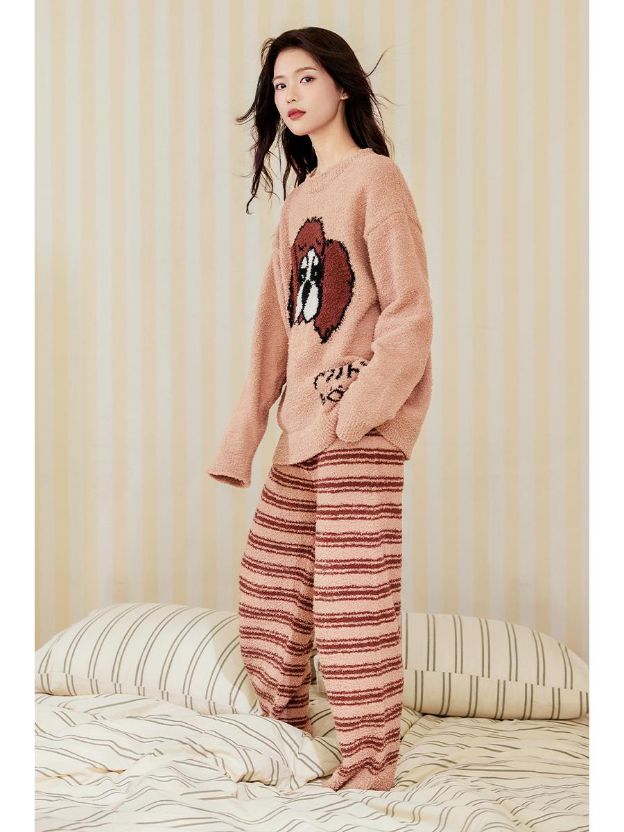 

Cozy Pink Santa Hat Bear Plaid Pajama Set: Autumn/Winter Half-Velvet Pullover, Perfect for Home Wear One-Size