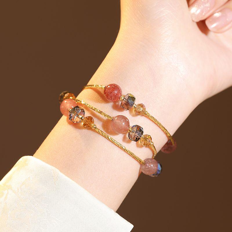 

Многослойный геометрический браслет из хрустальных бусин на нити, женский, легкая роскошь, этнический, изысканный, с клубничным кварцем, новинка 2025 года, украшение на руку Overlapping Strawberry Crystal Bracelet ~ White