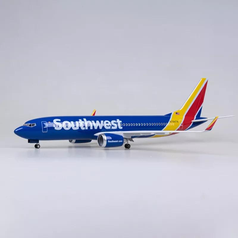 Large Model Airplane Southwest Airlines Boeing 737 Plane Models 1:85 Scale Diecast Airplanes with LED Light for Home Decor Colle