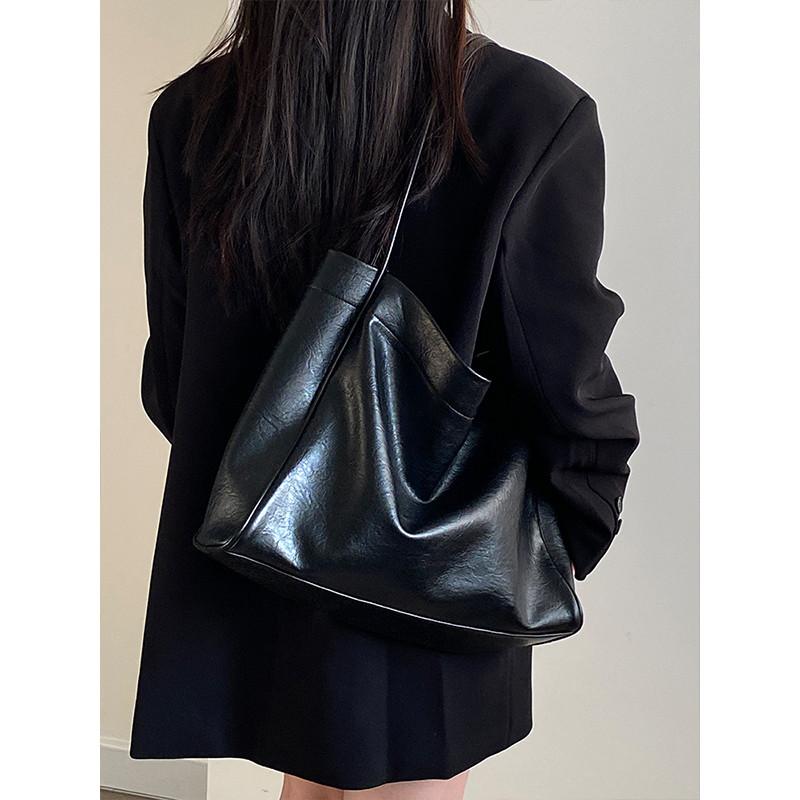 Ielgy Autumn Winter Retro All-Match Commuter Bag Fashion Shoulder Tote Bag