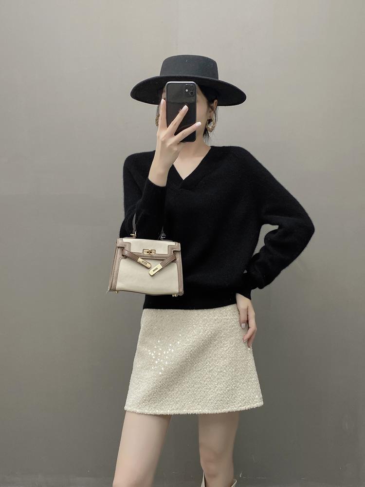 2025 Women's Autumn/Winter V-Neck Cashmere Sweater - Solid Color, Casual Loose Knit Top, Versatile Base Layer or Outerwear