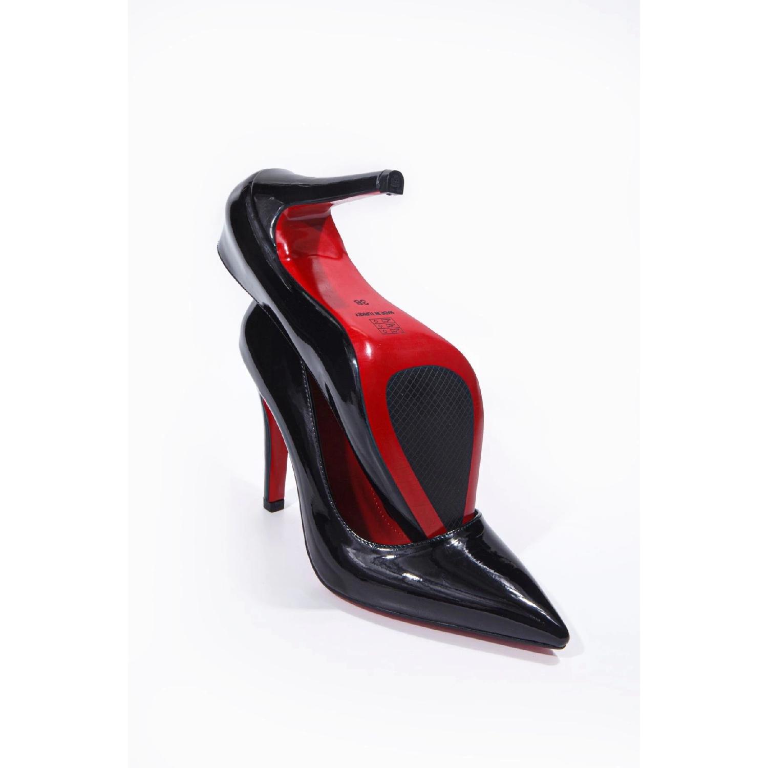 

Женская обувь на шпильке, черная лакированная кожа, красная нескользящая подошва, каблук 9,50 см/полный молд 39 чёрный