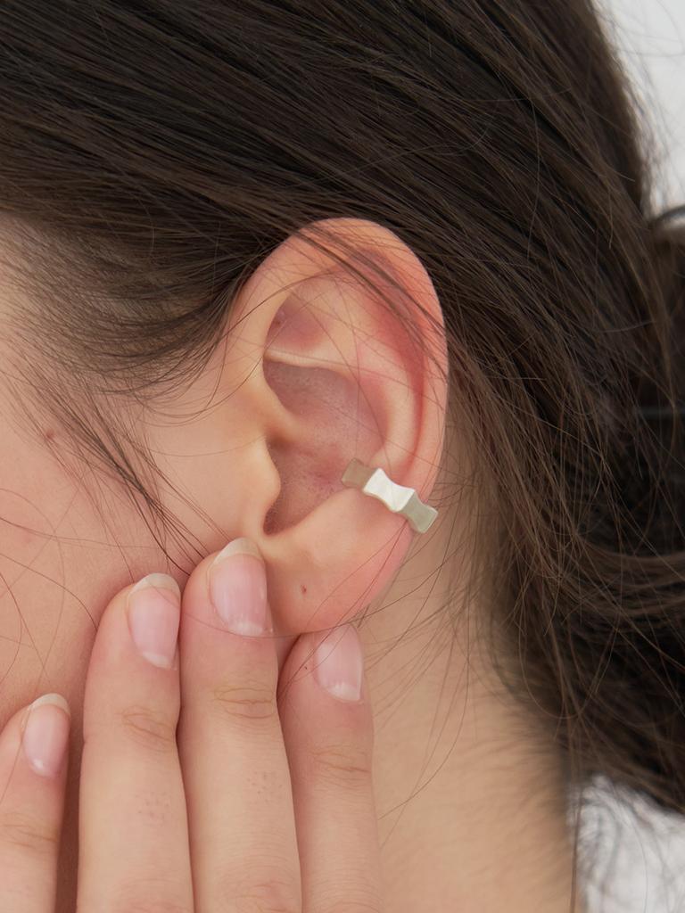 Still Instant Amone Wave Ear Cuff