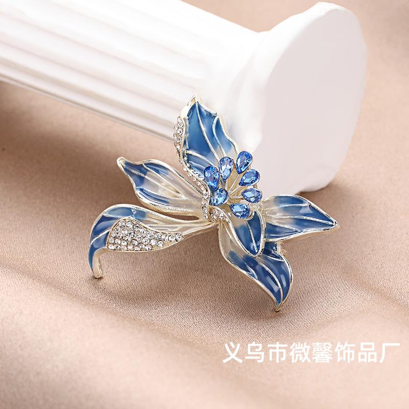 Blue Enchantress Iris Brooch, High-end Diamond-encrusted Personalized Suit Temperament Accessories, Flower Pin Brooch