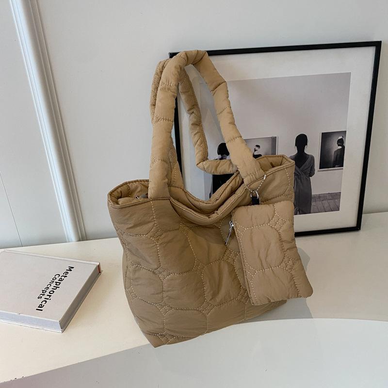 Autumn and winter casual large-capacity bag women's 2026 new Korean down cotton clothing bag simple shoulder tote bag