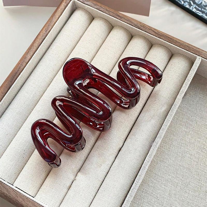 Large Acrylic Hair Clip Women Wavy Amber Premium Shark Clip Simple Versatile Hair Accessories