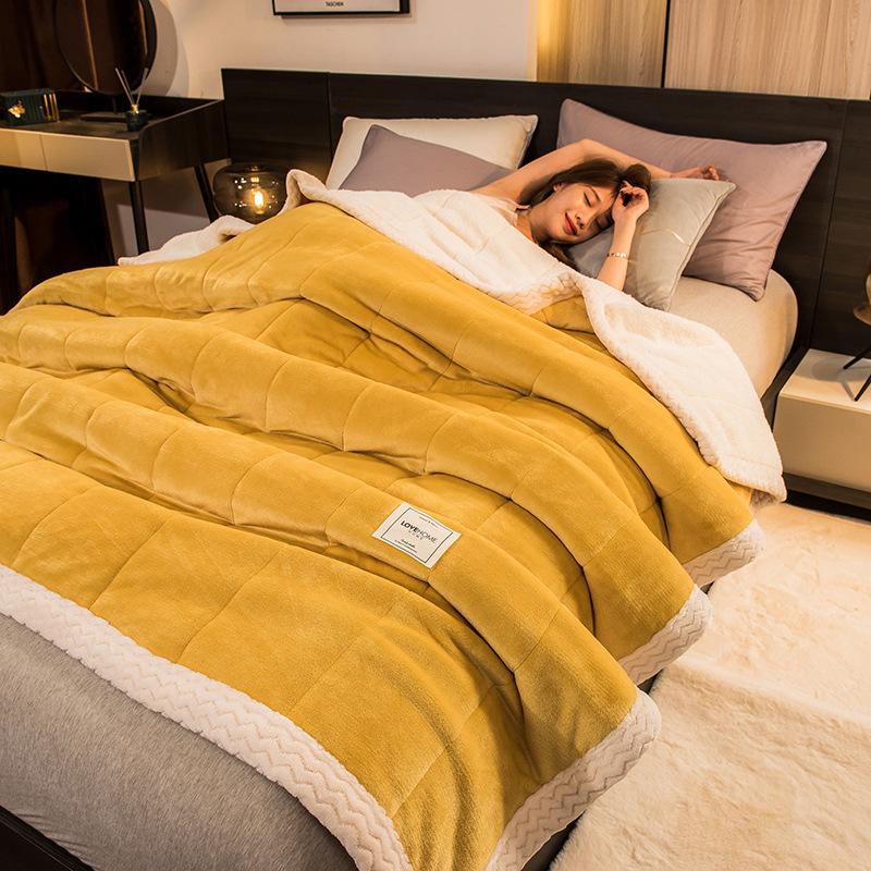 

Трехслойное стеганое одеяло - Уютное одеяло для отдыха и сна, Идеально для корпоративных подарков, Плюшевый молочный вельвет, Толстое и теплое 200x230 cm Double Blanket ~2.4kg