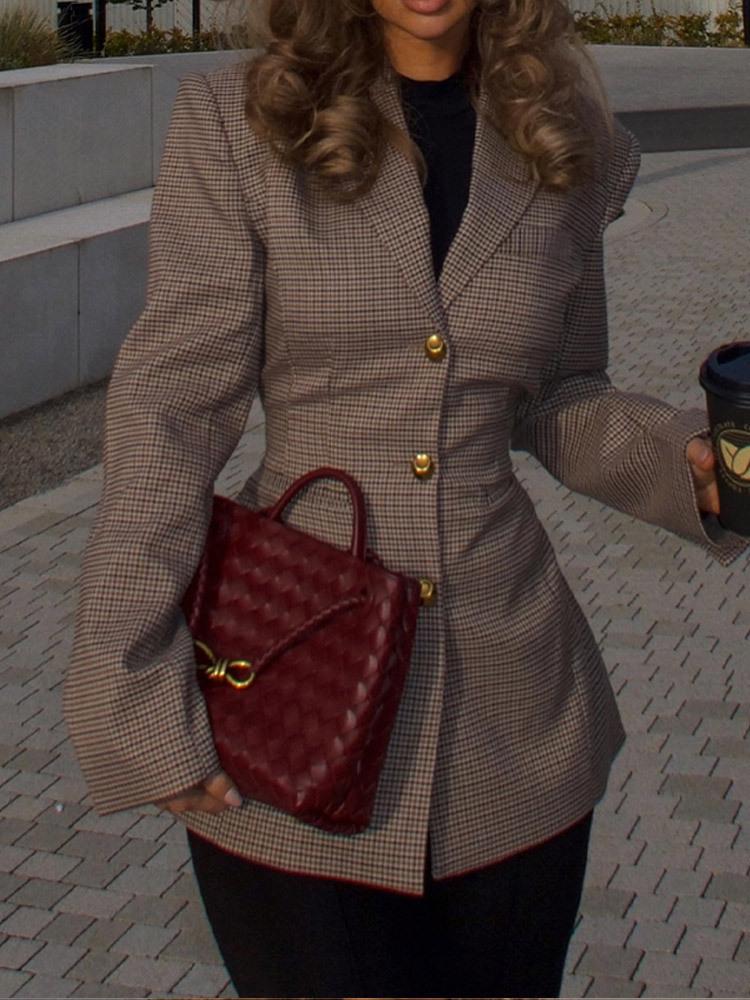 2024 года Евро-американский клетчатый приталенный пальто-тренч с длинными рукавами и отложным воротником для осенне-зимней моды Medium