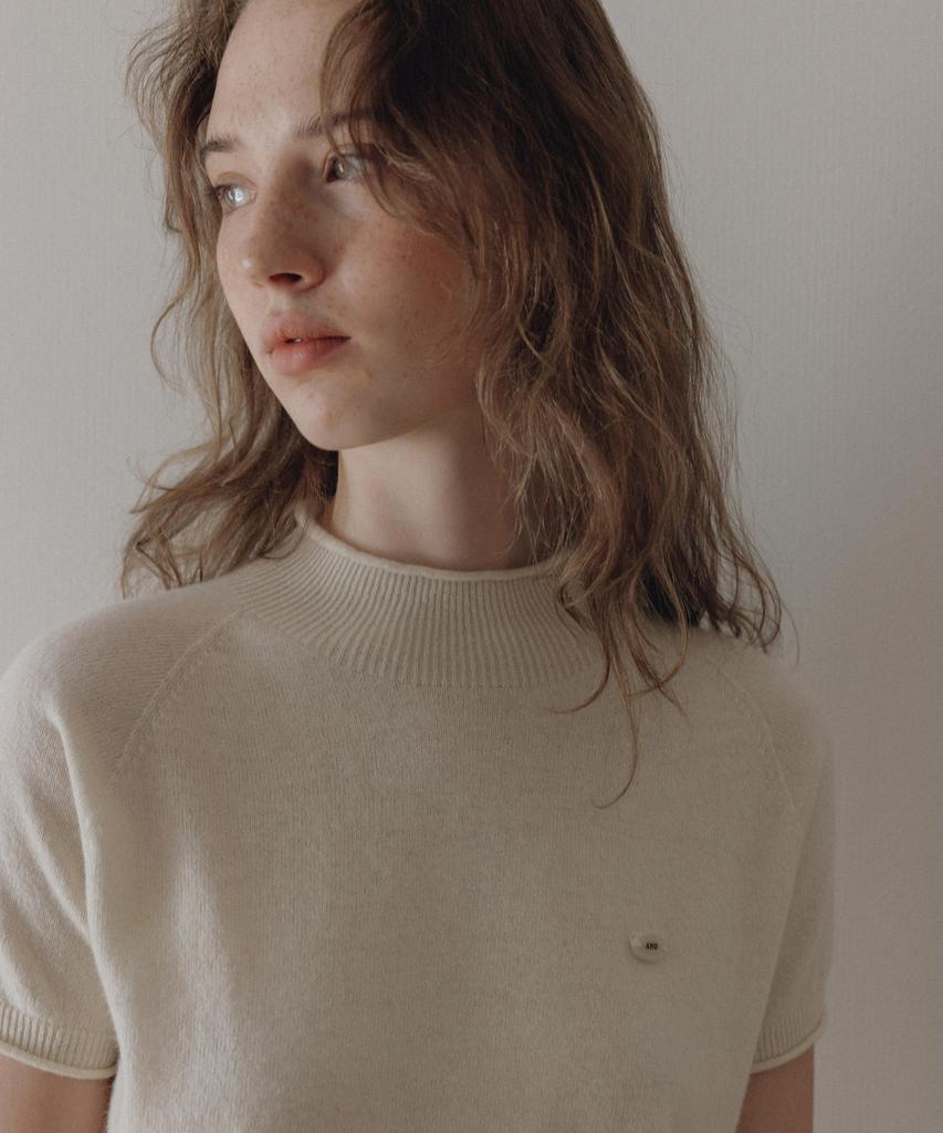 ANDNEEDS Liu Half Neck Knit (Ivory)