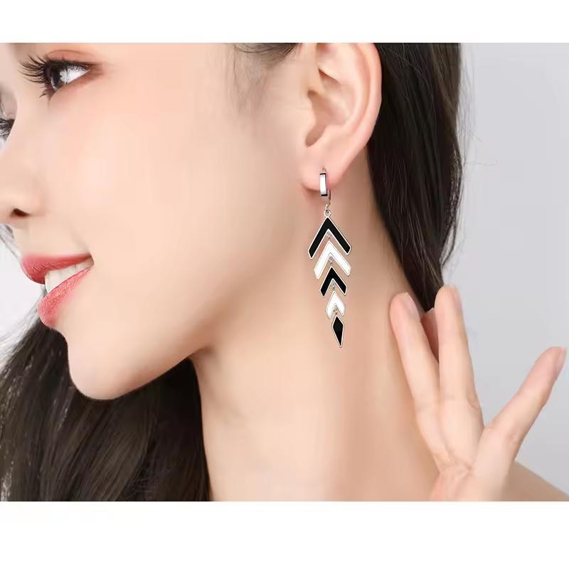 Black and white leaf earrings Women's jewelry Wedding party gifts