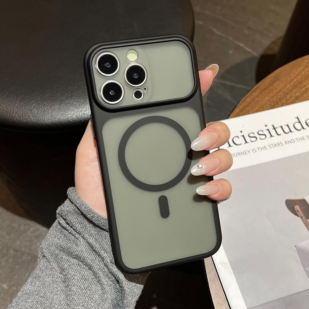 Fine hole skin-sensitive magnetic case is suitable for Apple 17promax mobile phone case iPhone16 transparent protective case 13.